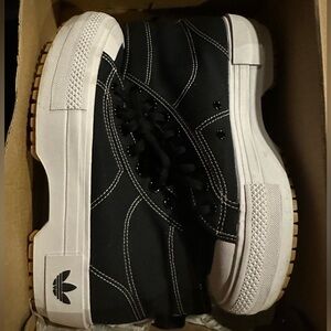 ADIDAS Nizza Trek 💲🅾️🆔4️⃣💲5️⃣0️⃣